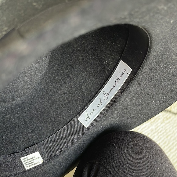 Black wool hat - Picture 2 of 3